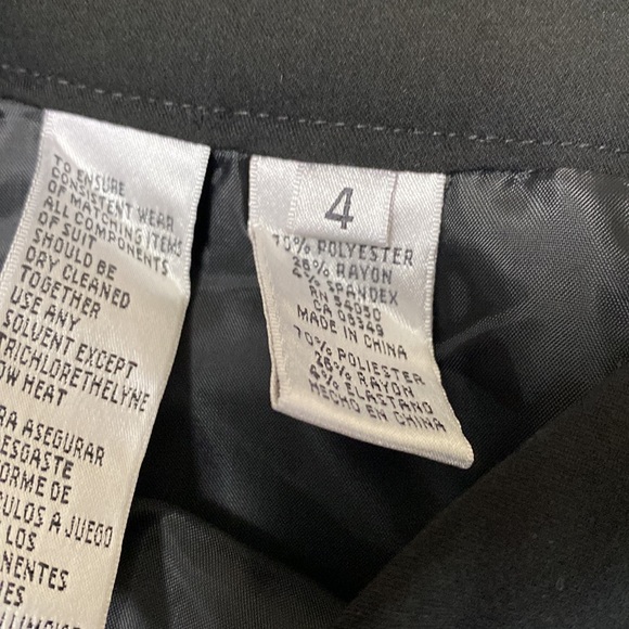 Jones of New York suit Jacket & Skirt - Picture 7 of 7